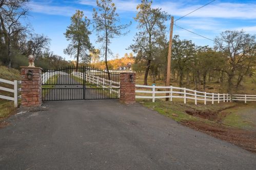 7227 Frontier Trl, Browns Valley, CA 95918-9634