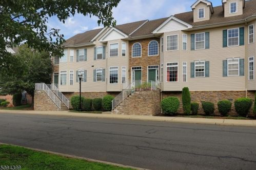 1373 Essex St, Rahway, NJ 07065-5076