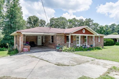 3870 Wesley Dr, Lithia Springs, GA 30122-2153