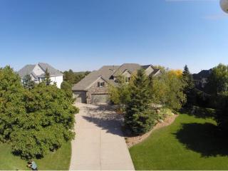 3699 Fairway Dr, Saint Paul, MN 55125-5025