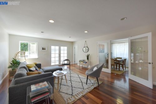 285 Stoakes Ave, San Leandro CA 94577-1735 exterior