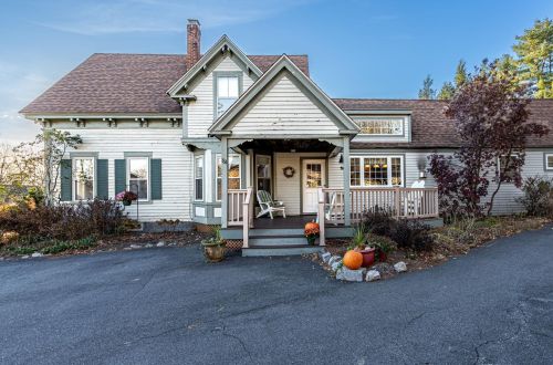184 Western Ave, Henniker, NH 03242-3438