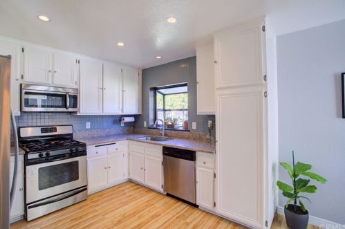 3071 Wicklow Dr, Riverside CA  92503-5806 exterior