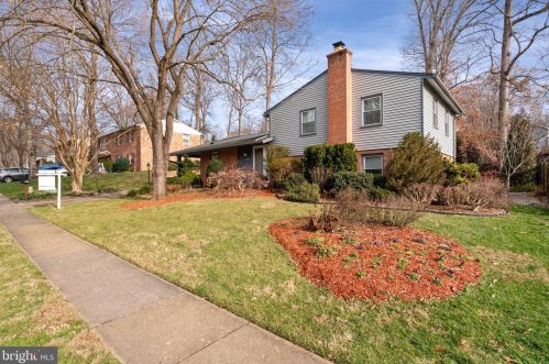 6627 Holford Ln, Springfield, VA 22152-2909