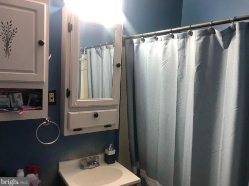 8128 Ditman St, Philadelphia PA 19136-2813 exterior