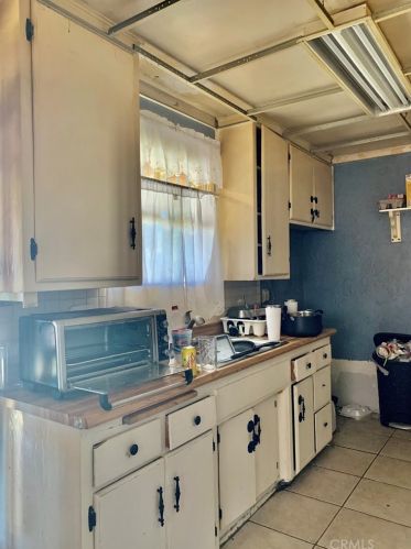 318 Mountain View St, Santa Ana, CA 92703-3202