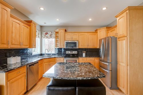 851 Heron Ave, Saint Paul MN  55128-5343 exterior