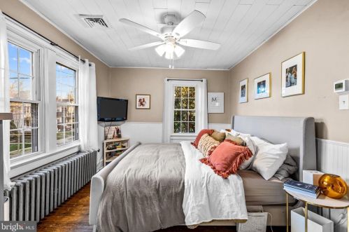 24 Evergreen Ln, Tavistock NJ  08033-1202 exterior