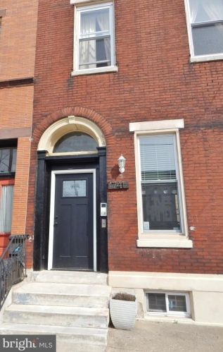 741 17th St, Philadelphia, PA 19130-2834