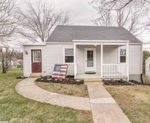 616 C St, Staunton, VA 24401-2736
