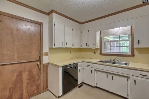114 Robinson Dr, North, SC 29112-8360