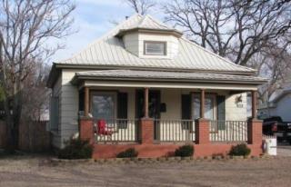 1588 High St, Waynoka, OK 73860-2512