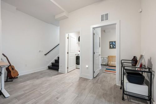 5008 Baker St, Austin TX  78721-1511 exterior