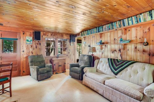 55 Eastman Shore Rd, Laconia, NH 03246-1436