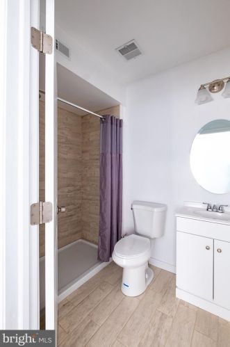 2024 8th St, Philadelphia PA  19122-1304 exterior