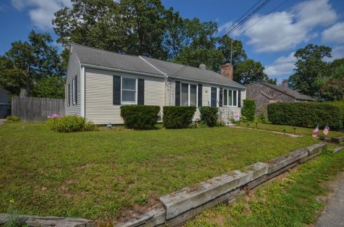 45 Haven St, Warwick, RI 02889-8222