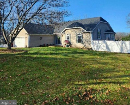 67 Macbeth Dr, Charles Town, WV 25414-4772
