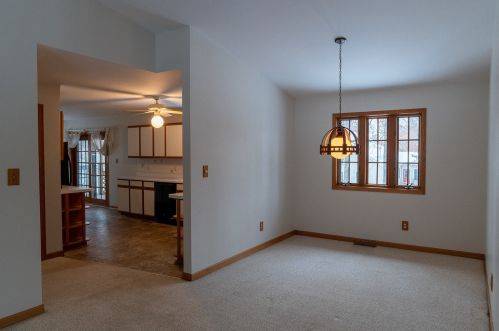 703 Missouri Dr, Nelson IL  61021-8903 exterior