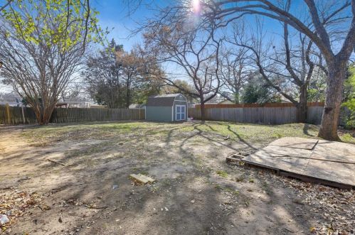 3605 Bryn Mawr Dr, Irving TX  75062-4531 exterior
