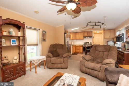 115 Dovefield Dr, Lancaster PA  17603-4687 exterior