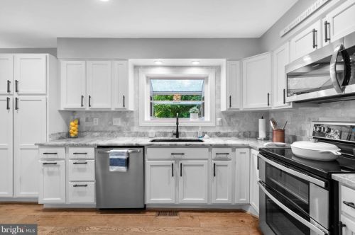 92 Berrywood Dr, Severna Park MD 21146-2001 exterior