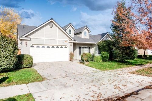 350 Olson Ave, Navelencia, CA 93654-7019