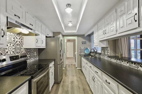 1413 Kingsbridge Dr, Garland TX 75040-3512 exterior