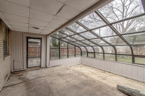 3921 Douglas Dr, Garland TX 75041-4331 exterior