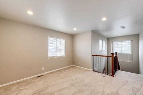 280 Elk Ct, Aurora CO 80016-4104 exterior