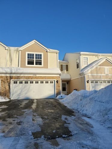 1556 Glacier Trl, Carpentersville, IL 60110-1200