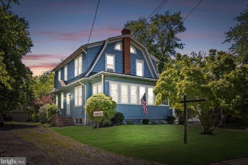 73 Carlton Ave, Trenton, NJ 08618-1418