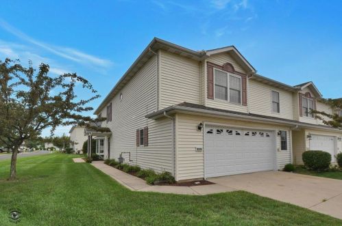 9593 Luebcke Ln, Crown Point, IN 46307-6267