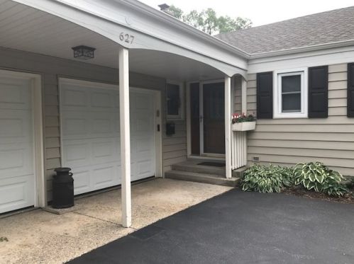 627 Eletson Dr, Bull Valley, IL 60014-7407