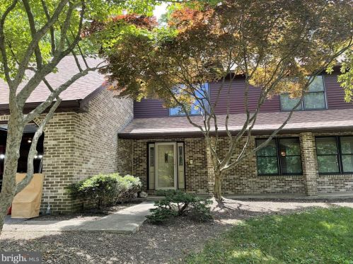 112 Bentley Ln, Lancaster PA  17603-6223 exterior