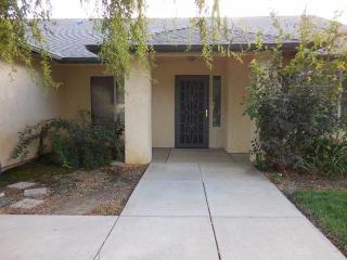 1801 Deerfield Ct, Coalinga, CA 93210-9229