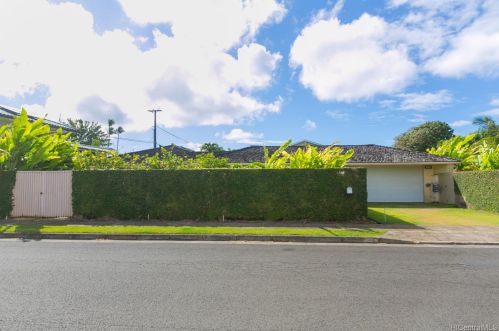 4611 Farmers Rd, Honolulu HI  96816-5218 exterior
