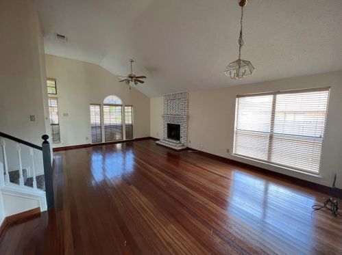 5406 Blue Cove Dr, Garland TX  75043-4830 exterior