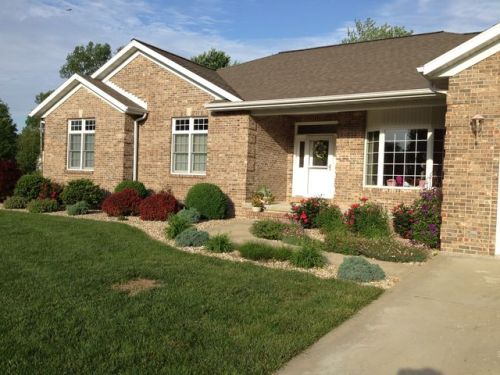 806 Aker Dr, Altamont, IL 62411-1741