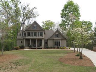 6120 Upshur Dr, Gainesville, GA 30506-6032