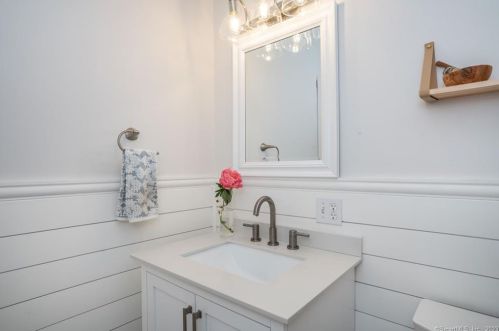 53 Scarboro Rd, Hebron CT  06248-1339 exterior