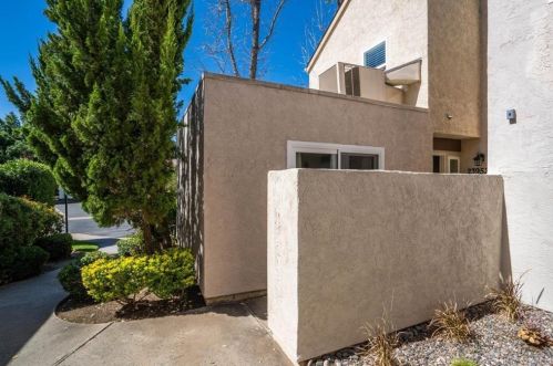 23952 Green Haven Ln, Ramona, CA 92065-4369