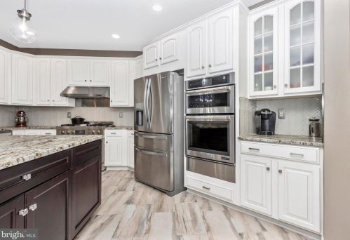 8 Farmstead Pl, Middletown MD  21769-7742 exterior