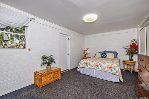 3588 Alani Dr, Honolulu HI  96822-1412 exterior