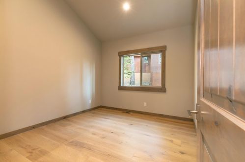 11102 Sitzmark Way, Truckee CA  96161-6131 exterior