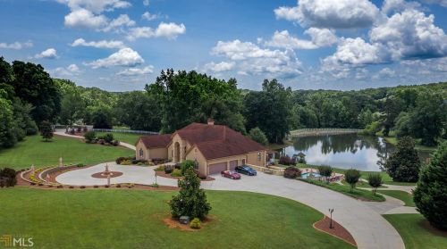 15 Lake Vista Ln, Commerce, GA 30529-4232