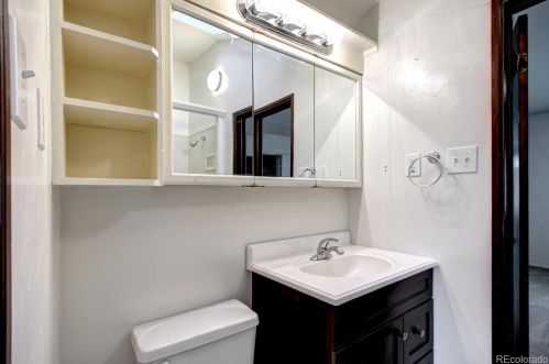 928 Scranton St, Denver CO  80011-6404 exterior