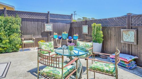 1312 Flores St, Seaside CA exterior