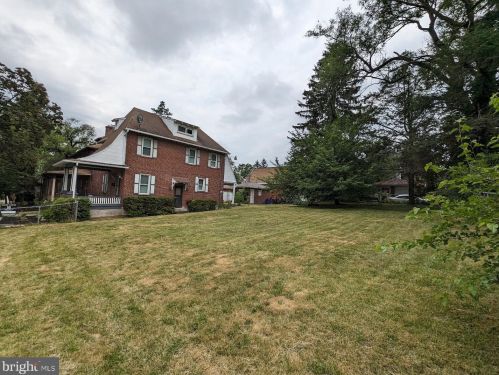 2004 Mulberry St, Harrisburg PA  17104-1933 exterior