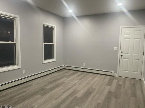 26 Wagaraw Blvd, Paterson NJ  07508-1929 exterior