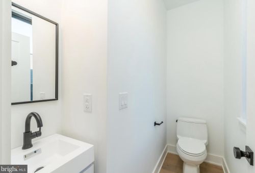 712 17th St, Philadelphia, PA 19130-2840